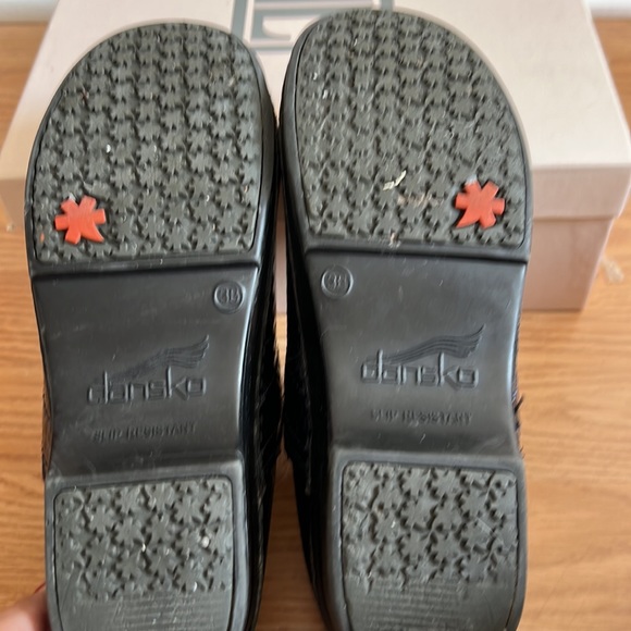 Women’s Dansko clogs. Navy blue. Pre owned. Some signs of wear . See photos - Picture 7 of 9